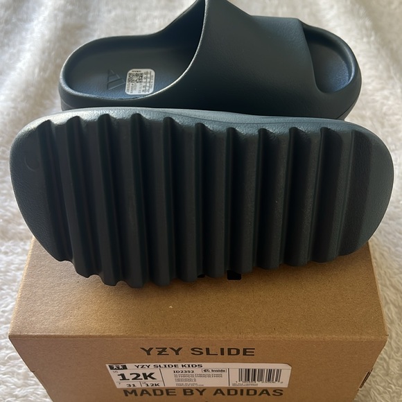 Yeezy slides kids - slate marine - Picture 4 of 4